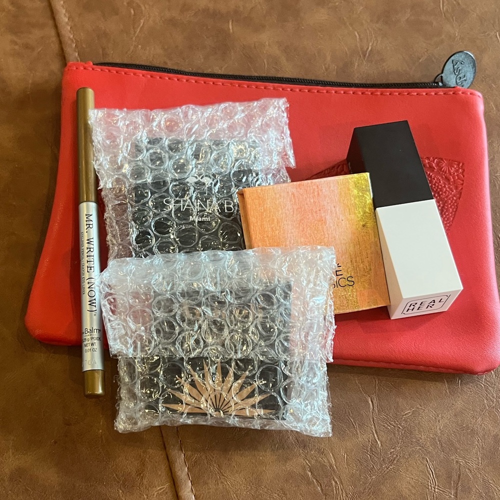 Makeup set - Picture 3 of 4